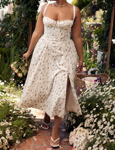 Flora™ - Taillenformendes Blumen-Sonnenkleid