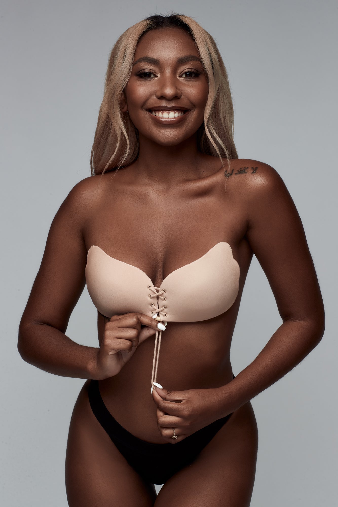 Samira™ - UNDERCOVER Style Helpers Magic BH Nackt