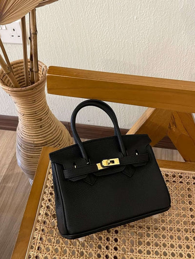 Liv™ - Strukturierte Petite Lock Tasche