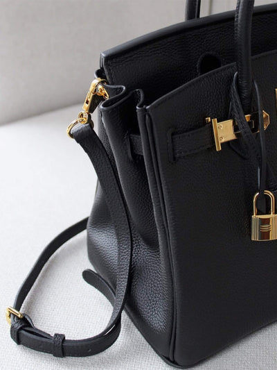 Liv™ - Strukturierte Petite Lock Tasche