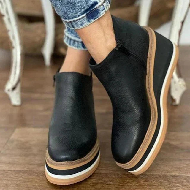 Kamala™  - Lässige Keilstiefeletten