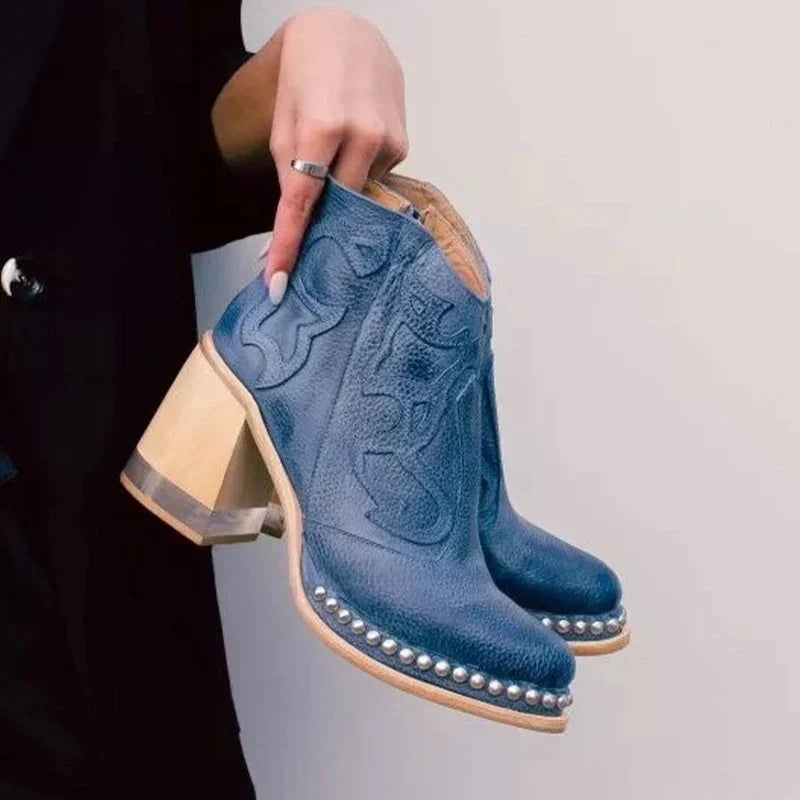 Lilith™ - Norwich Stiefel aus besticktem Leder