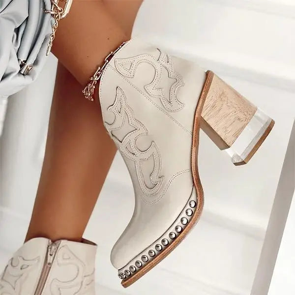 Sue™  - Norwich Bestickte Lederstiefel
