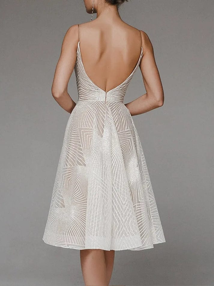 Lucie - Elegantes Kleid mit offenem Rücken