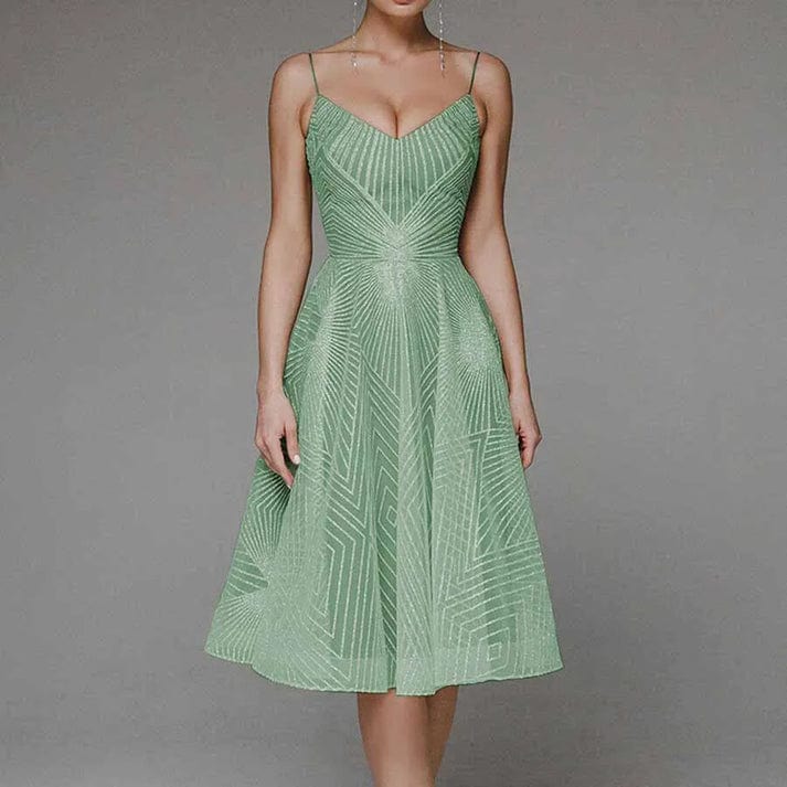 Lucie - Elegantes Kleid mit offenem Rücken
