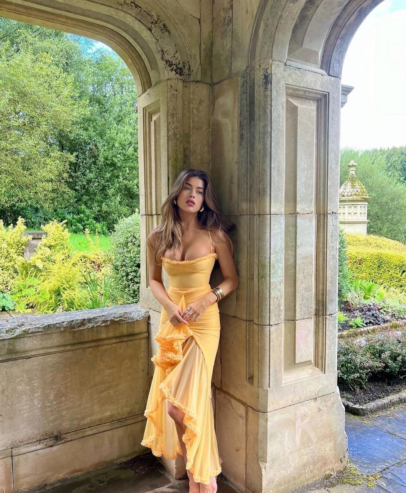 Lara™ – Charmantes Rüschenkleid