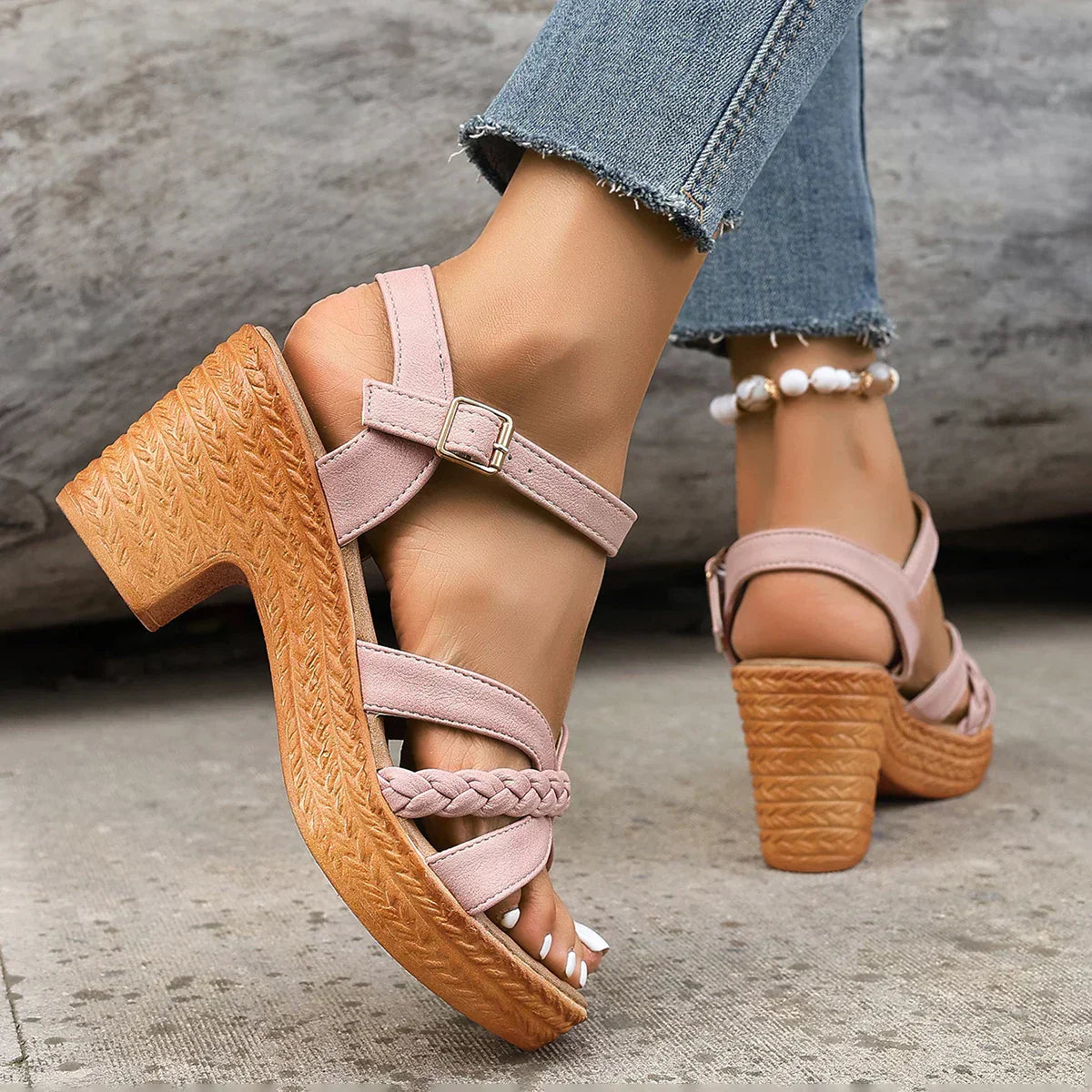 Orthopädische Sandalen mit mittlerem Absatz