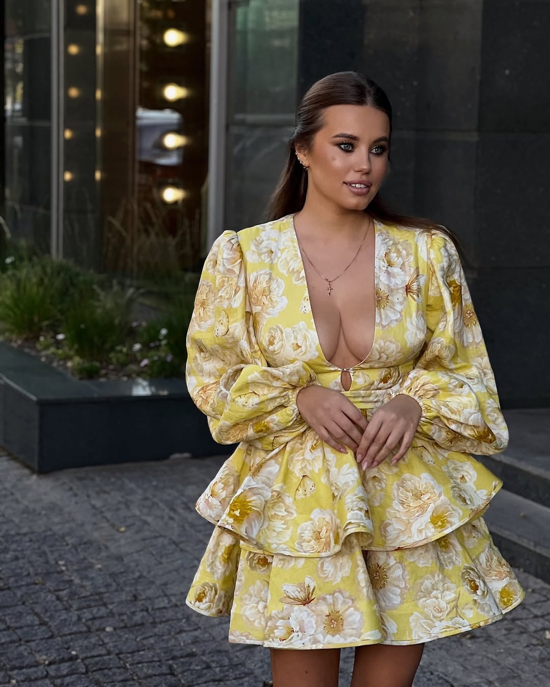 Annika™ - Geblümtes Rüschenkleid