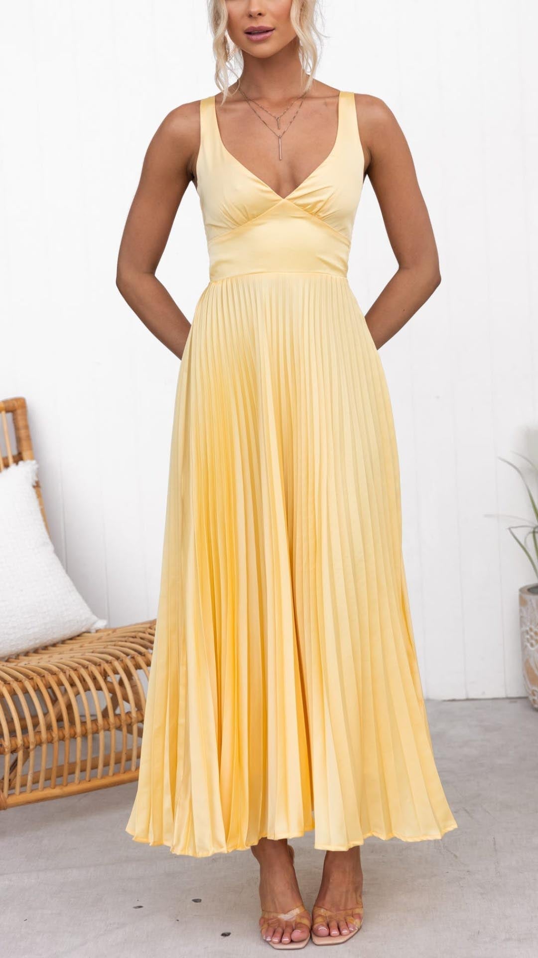 Elif™ - Plissiertes Maxikleid mit V-Ausschnitt