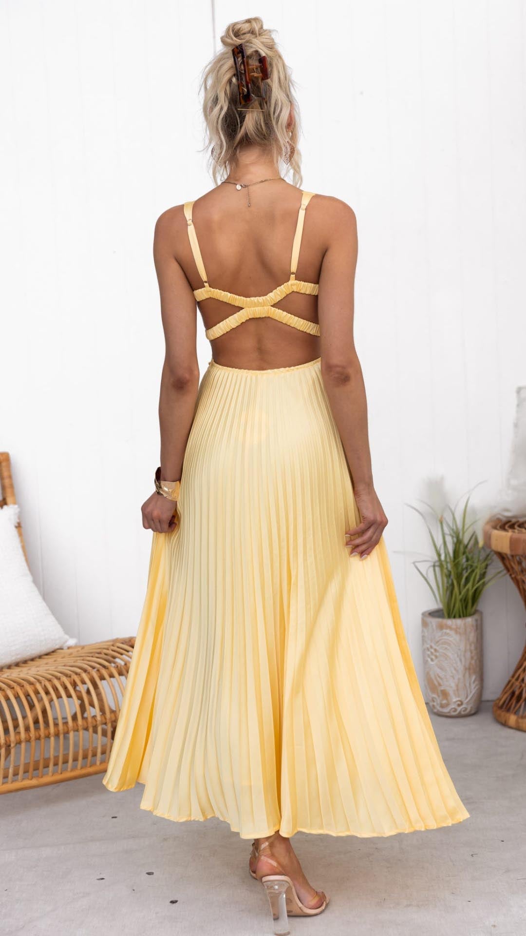 Elif™ - Plissiertes Maxikleid mit V-Ausschnitt