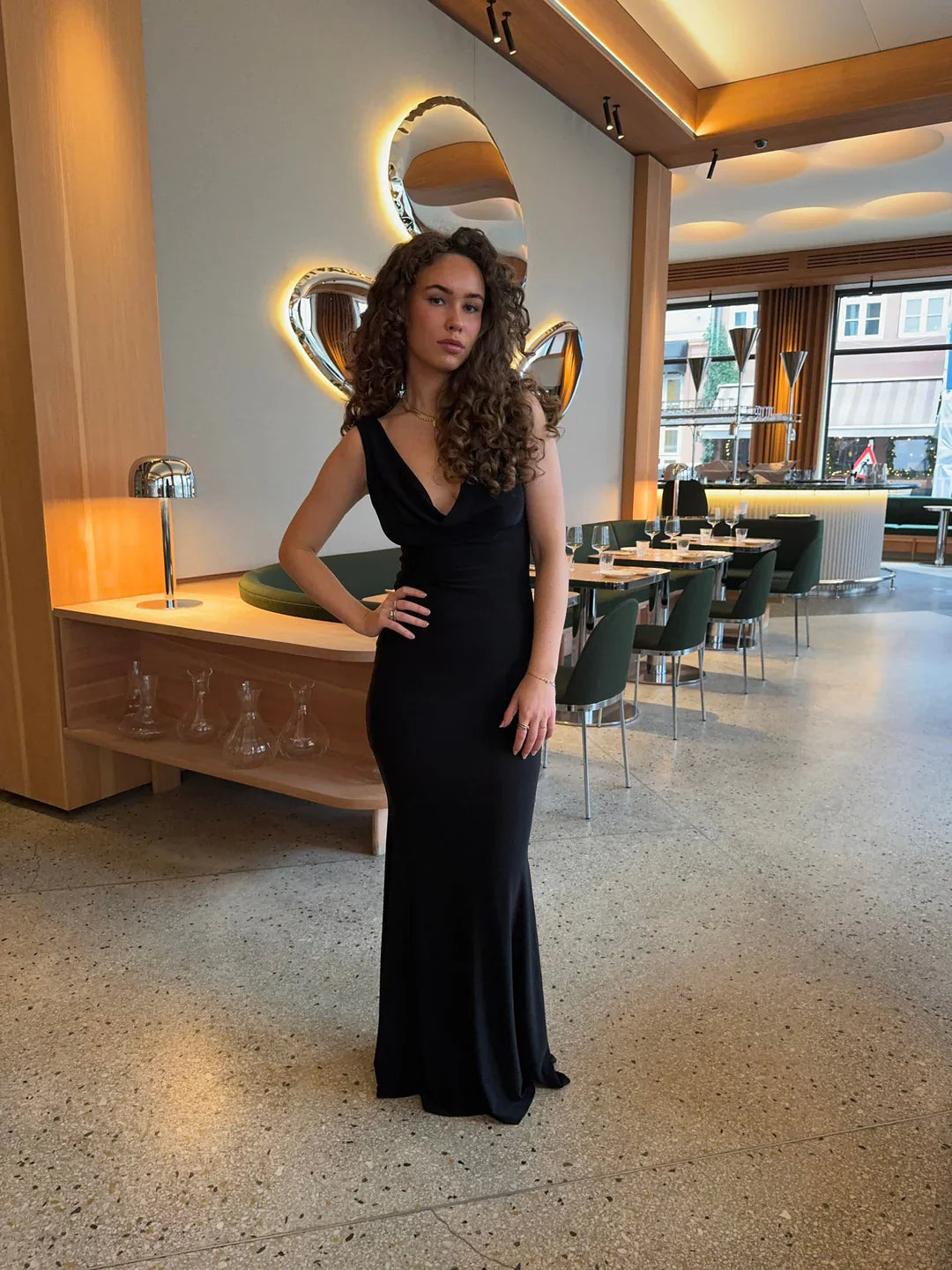 Amira™ – Rückenfreies Maxikleid