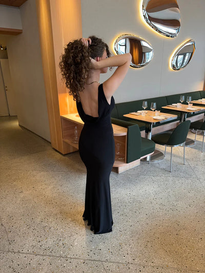Amira™ – Rückenfreies Maxikleid