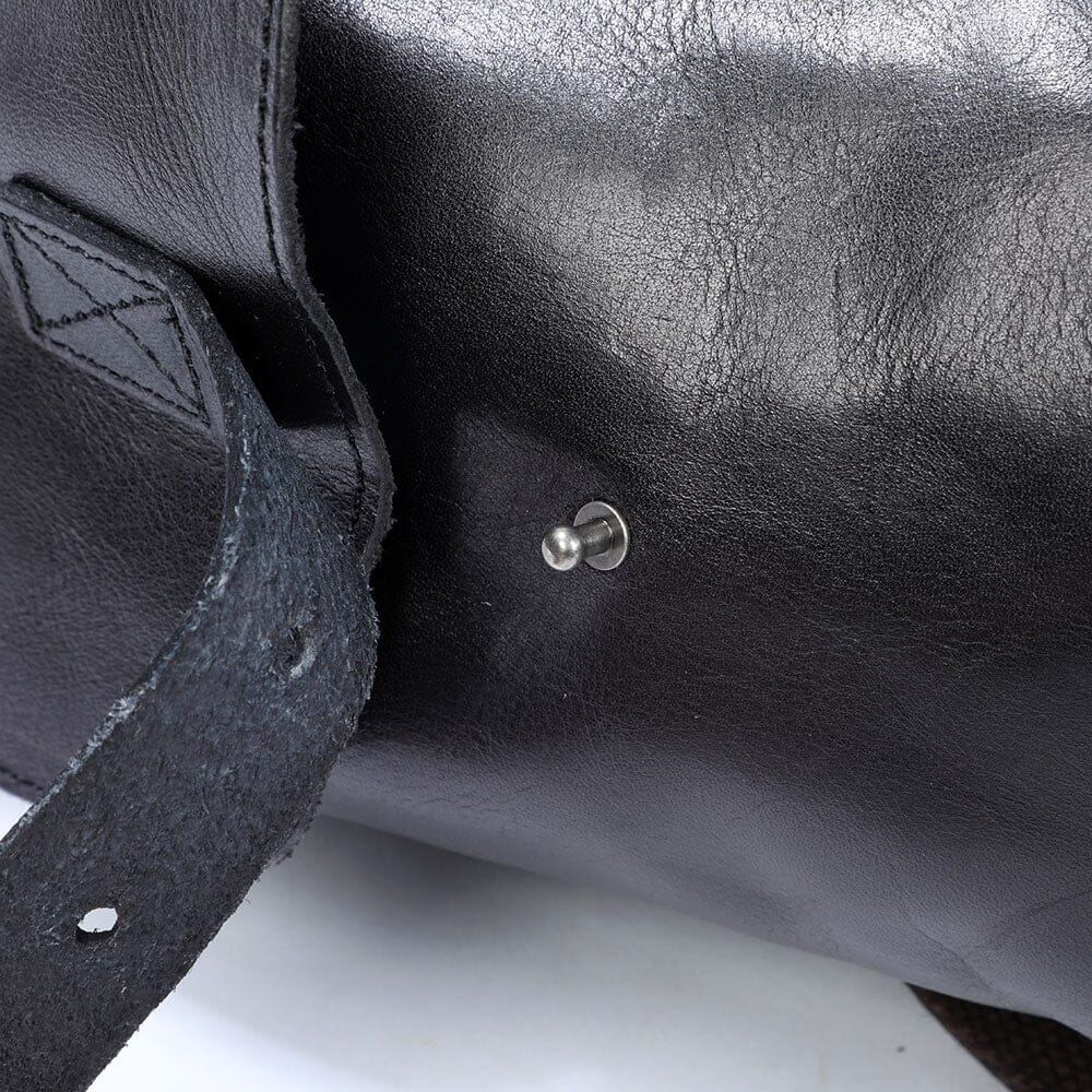 Bodo™ - Kleiner schwarzer Lederrucksack