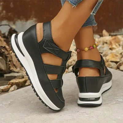 Sneaker-Sandalen mit geschlossener Spitze