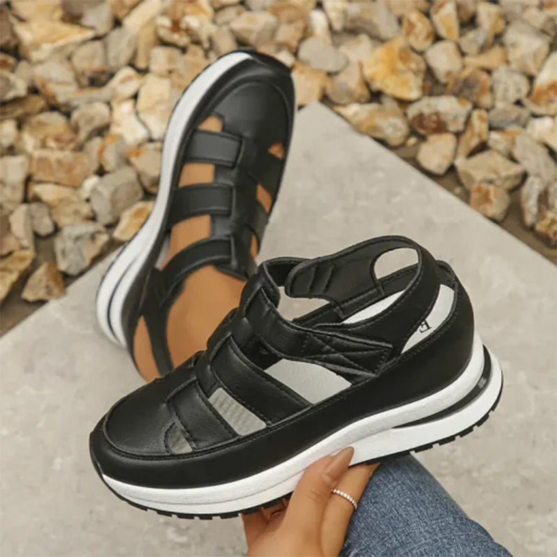Sneaker-Sandalen mit geschlossener Spitze